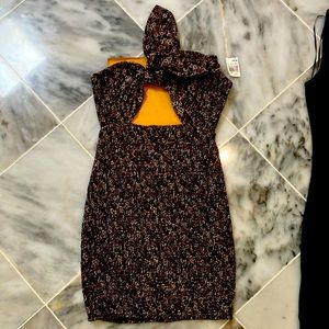 ADORABLE floral tube dress mini with cut out